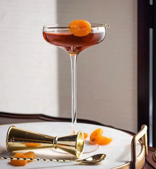Bitter Sweets with cardamomand fig bitters and apricot syrup – Alambika