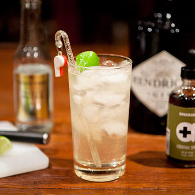 Gin tonic au poivre et au romarin